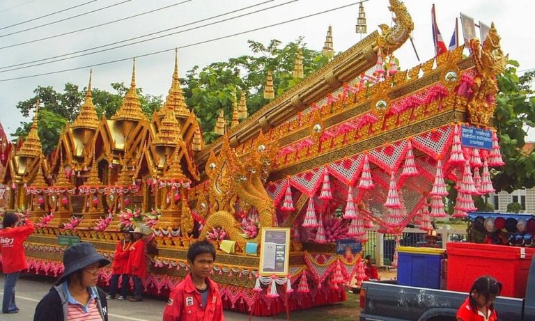 THAILANDE – TOURISME: Le festival des roquettes prêt à faire pleuvoir le ciel de Yasothon